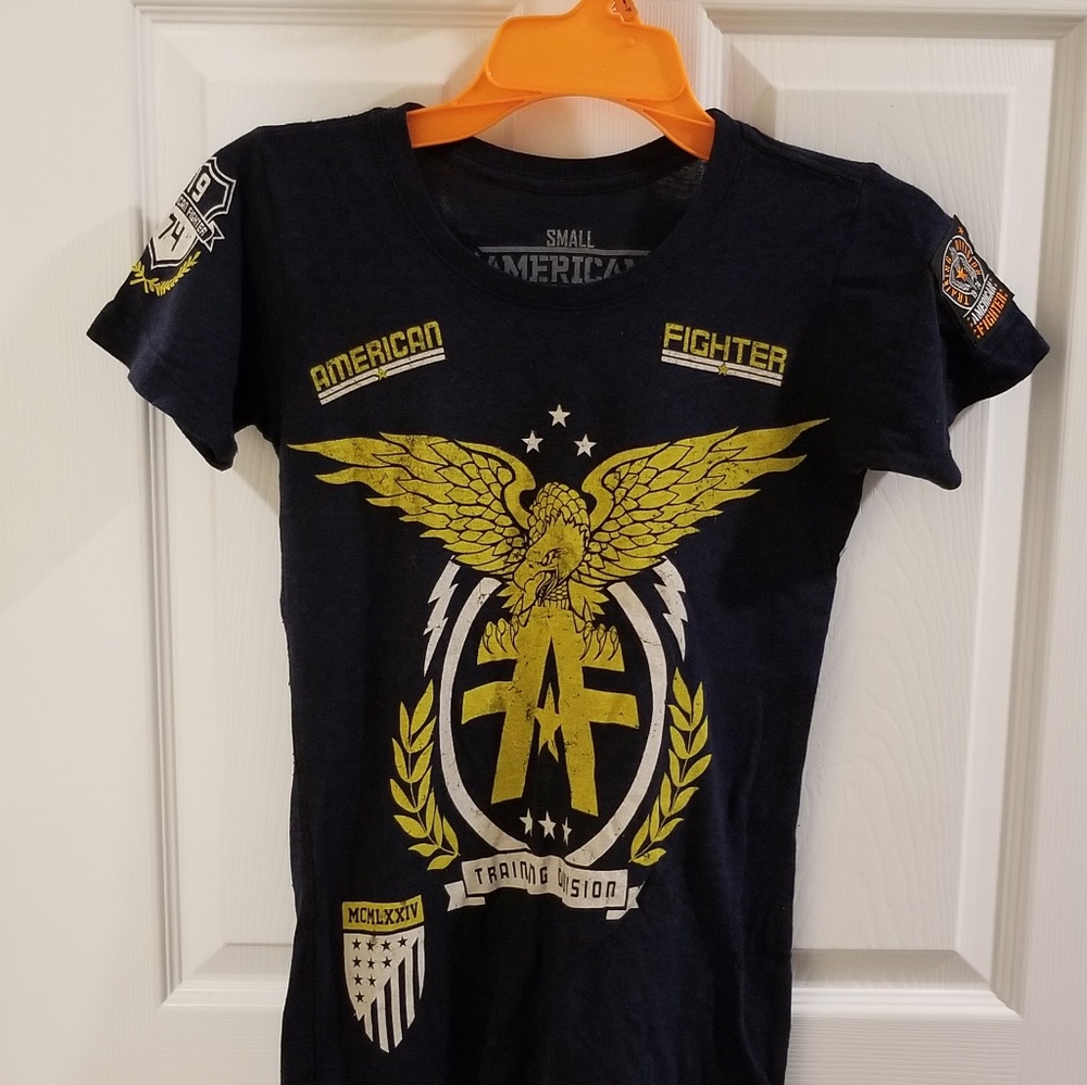🌸American fighter tshirt💪🖤👈